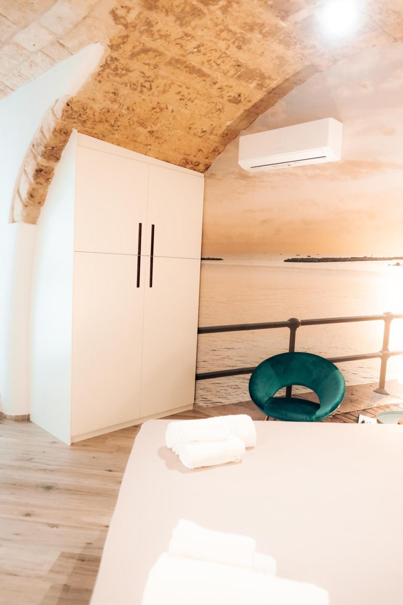 Timeless Apulian Luxury Suite 바리 외부 사진