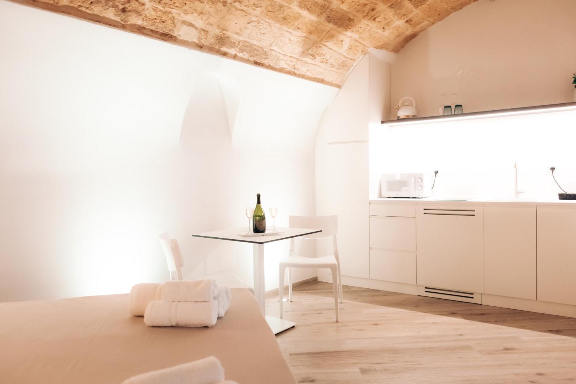 Timeless Apulian Luxury Suite 바리 외부 사진