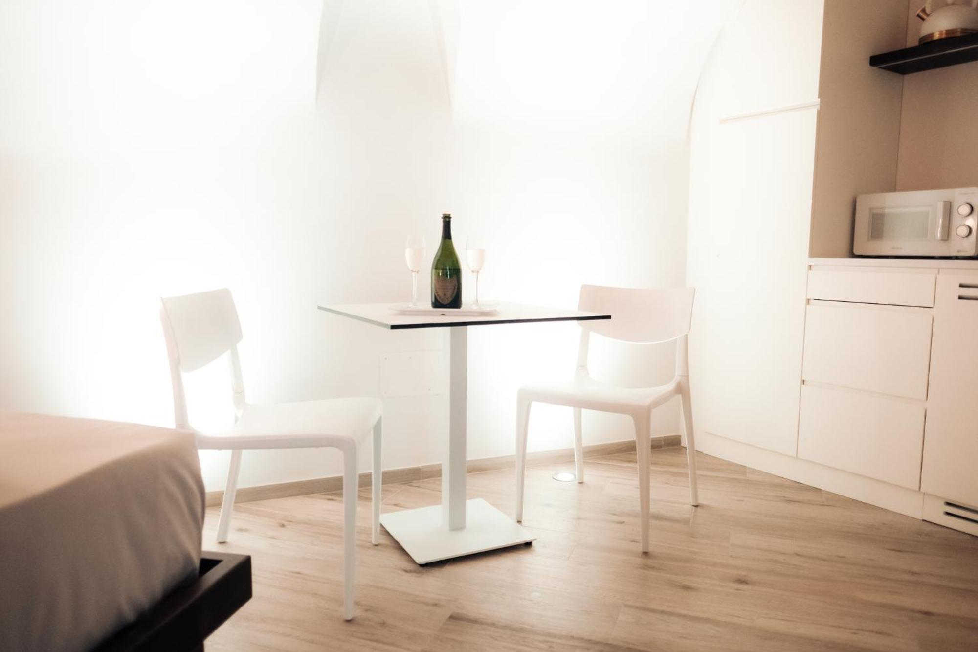 Timeless Apulian Luxury Suite 바리 외부 사진