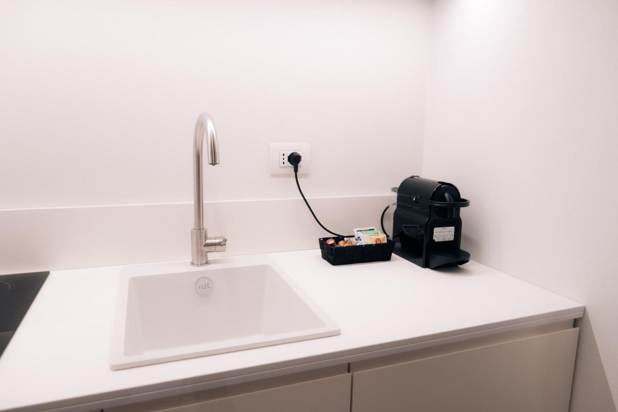 Timeless Apulian Luxury Suite 바리 외부 사진